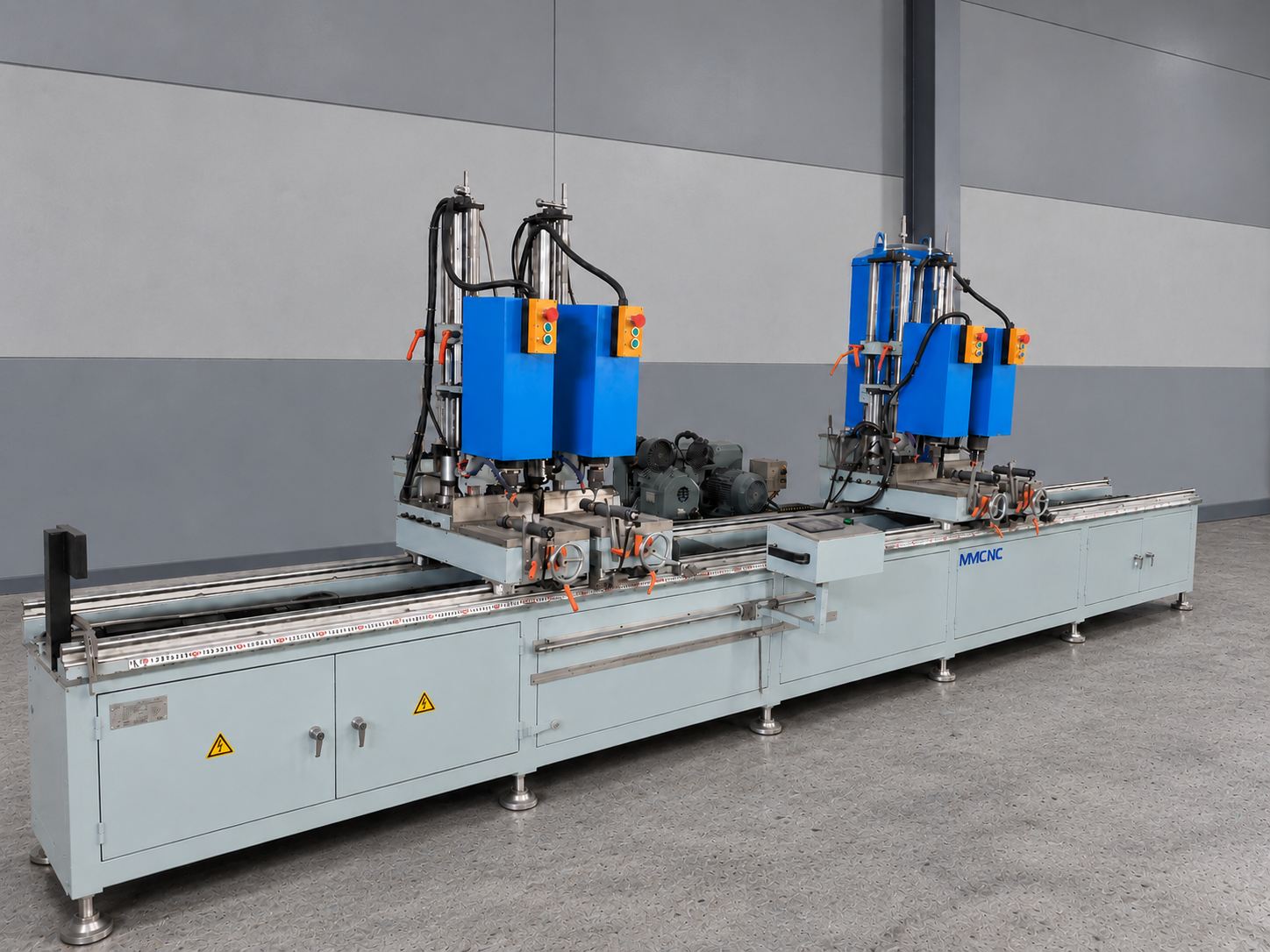 Máy khoan nhiều đầu gia công lỗ phụ kiện trên thanh nhôm